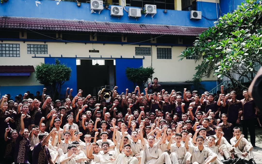 PERSIS Goes to School berbagi keseruan bersama teman-teman dari SMK Warga Surakarta. 🏫